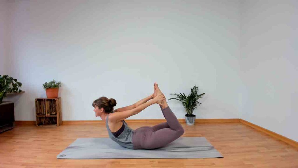 Yoga Übung Bogen mit Christine Haas